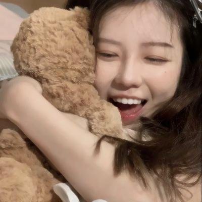 动态漫画·开局强吻裂口女海报